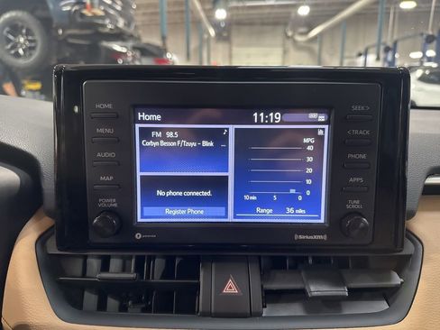 Used 2021 Toyota RAV4 XLE AWD/4WD image 31