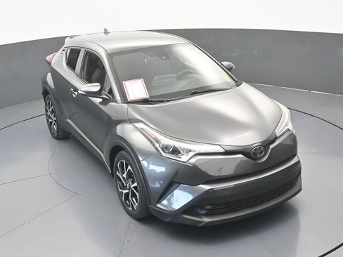 Used 2019 Toyota C-HR XLE FWD image 45