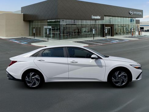 New 2026 Hyundai Elantra Limited FWD image 9