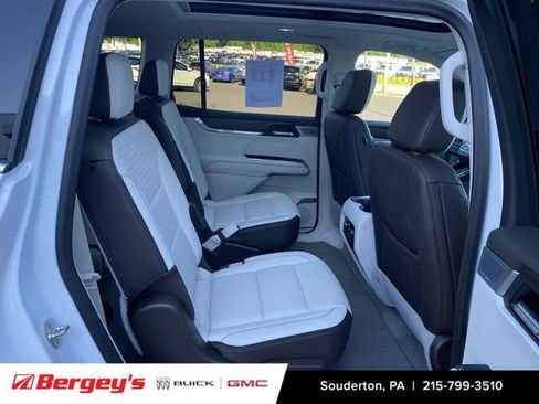 Certified 2025 GMC Acadia Denali w/ Super Cruise Package AWD/4WD image 31