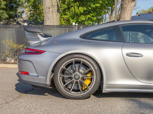 Used 2018 Porsche 911 GT3 RWD image 21