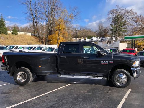 Used 2018 RAM 3500 Tradesman w/ Chrome Appearance Group image 6