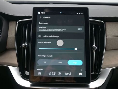 New 2026 Volvo XC90 B6 Ultra w/ Lounge Package image 17