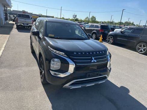 Used 2022 Mitsubishi Outlander SE image 24