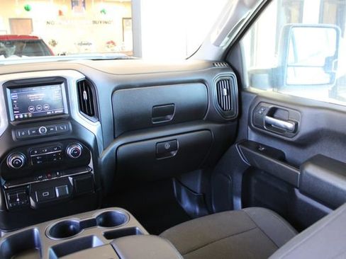 Used 2020 Chevrolet Silverado 2500 Custom w/ Custom Value Package image 13