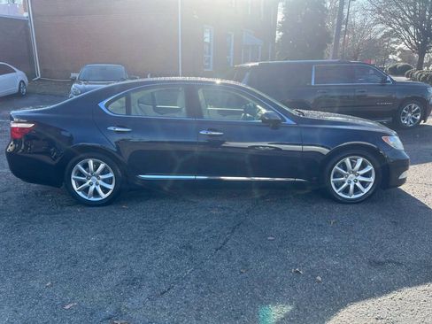 Used 2007 Lexus LS 460 RWD image 4