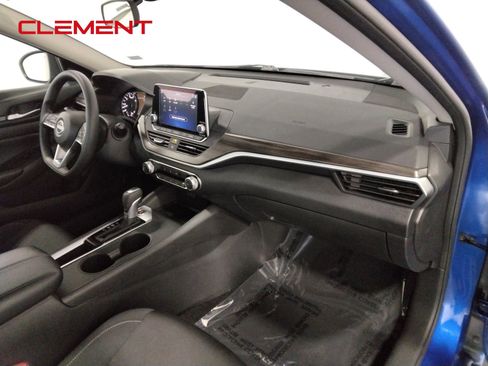 Used 2025 Nissan Altima 2.5 SV image 39