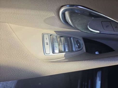 Used 2019 Mercedes-Benz E 300 image 12