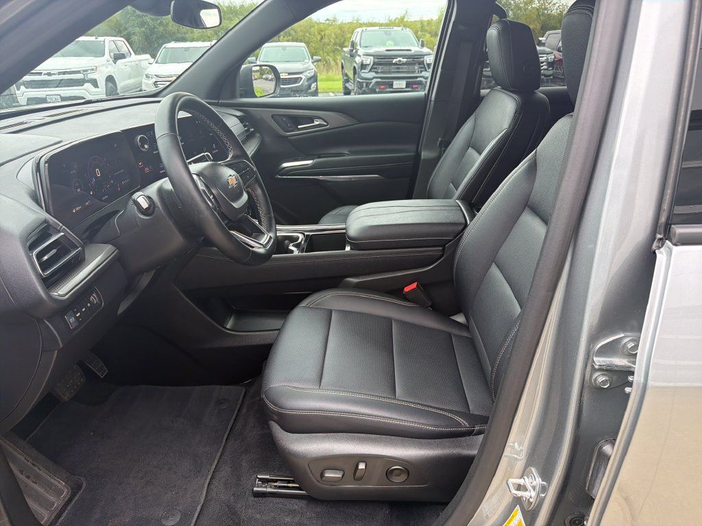 Certified 2026 Chevrolet Traverse LT AWD/4WD image 26