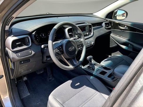 Used 2016 Kia Sorento L FWD image 17