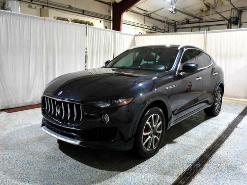 Used 2017 Maserati Levante w/ Luxury Package image 26