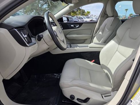 Used 2024 Volvo S60 B5 Plus image 13