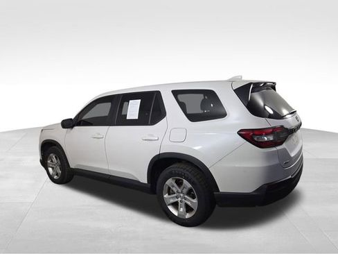 Used 2023 Honda Pilot LX image 10