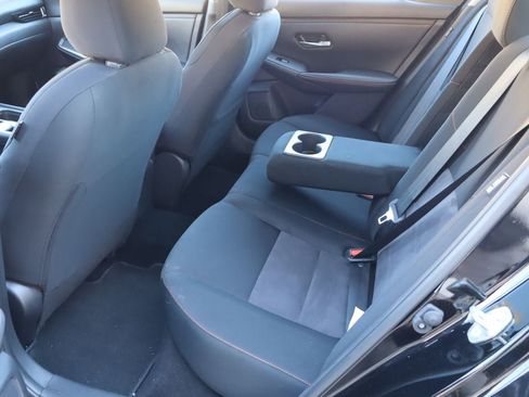 Used 2025 Nissan Sentra SR FWD image 5