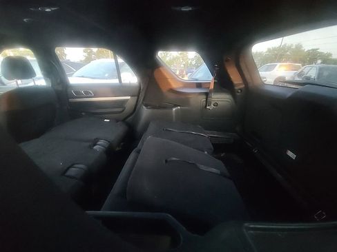 Used 2017 Ford Explorer XLT AWD/4WD image 6