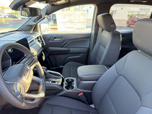 New 2026 GMC Canyon Elevation image 14