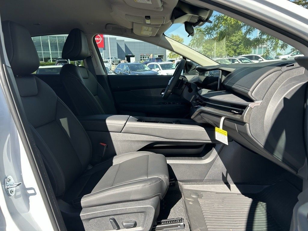 Used 2025 Nissan Murano SV AWD/4WD image 26