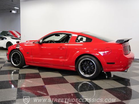 Used 2006 Ford Mustang GT RWD image 9