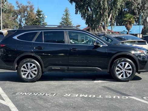 Certified 2022 Subaru Outback Premium image 3
