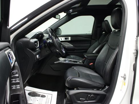 Used 2020 Ford Explorer ST w/ Premium Technology Package AWD/4WD image 12