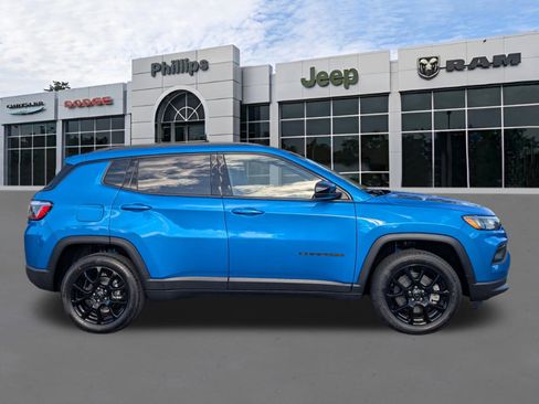 New 2026 Jeep Compass Latitude image 2