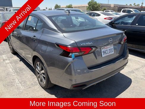 Used 2023 Nissan Versa SV FWD image 4