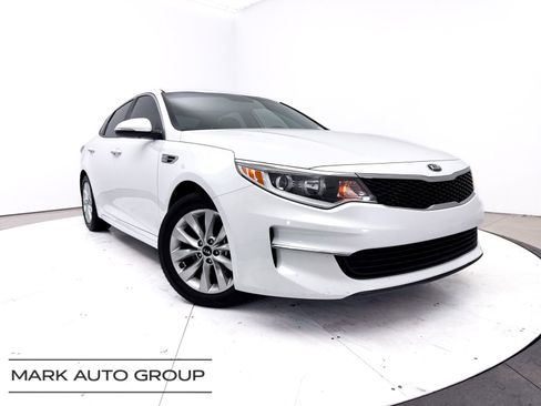 Used 2018 Kia Optima LX w/ 17" Alloy Wheels Package FWD image 1