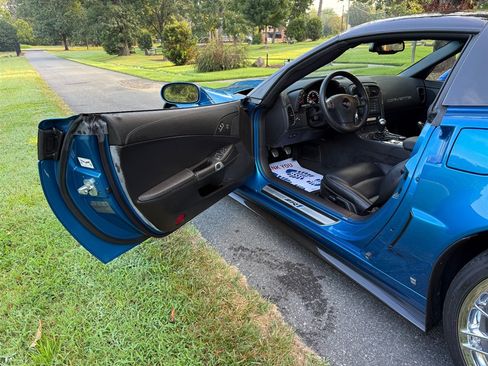 Used 2009 Chevrolet Corvette ZR1 w/ Preferred Equipment Group RWD image 47