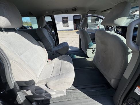 Used 2015 Toyota Sienna L image 38