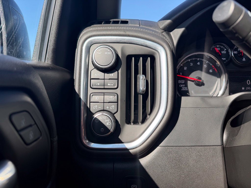 Used 2022 Chevrolet Silverado 1500 RST w/ Bed Protection Package AWD/4WD image 14