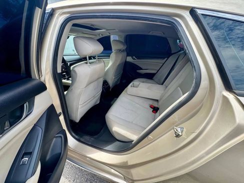 Used 2020 Honda Accord EX image 17