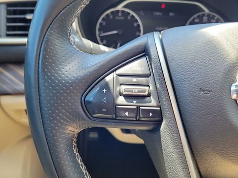Used 2018 Nissan Maxima Platinum FWD image 25
