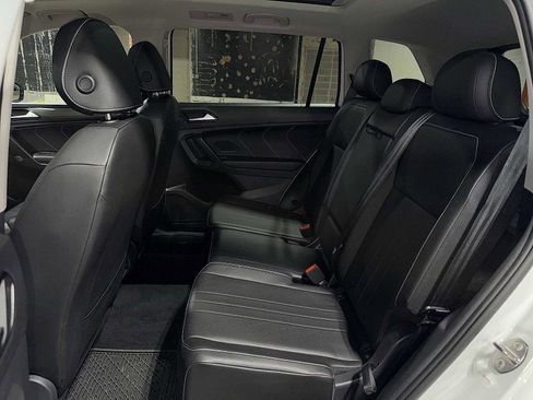 Used 2022 Volkswagen Tiguan SE image 17
