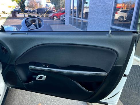 Used 2020 Dodge Challenger SXT image 15