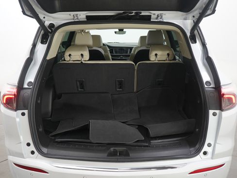 Used 2024 Buick Enclave Avenir w/ Avenir Technology Package image 9