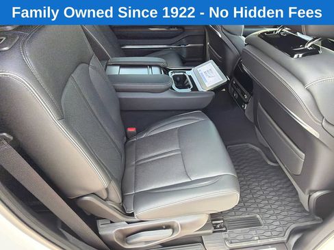 Used 2025 Jeep Grand Wagoneer L Series II Obsidian w/ Quick Order Packagew 28T AWD/4WD image 15