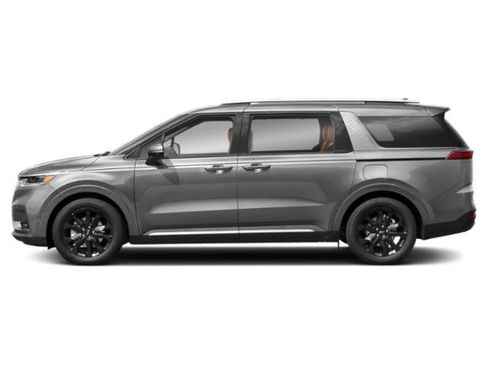 Used 2024 Kia Carnival SX FWD image 3
