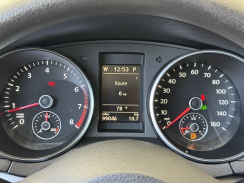 Used 2012 Volkswagen Golf 2-Door FWD image 18