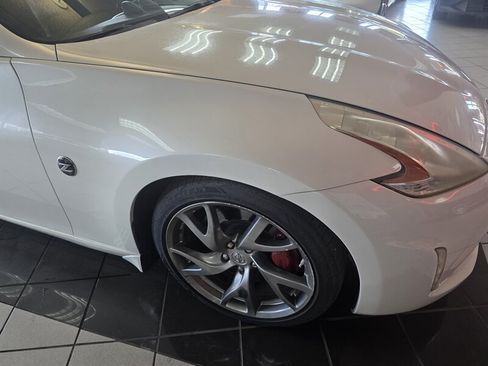 Used 2015 Nissan 370Z Touring Sport RWD image 26