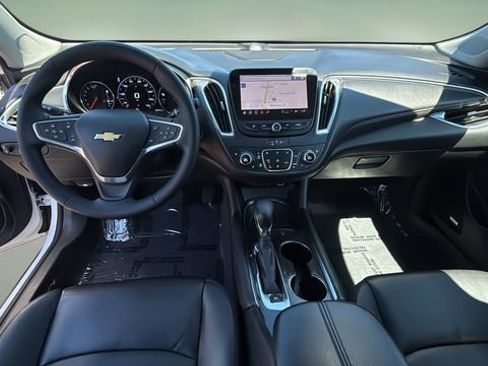 Used 2024 Chevrolet Malibu LT FWD image 16