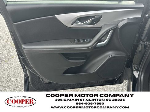 Used 2025 Chevrolet Blazer LT FWD image 9