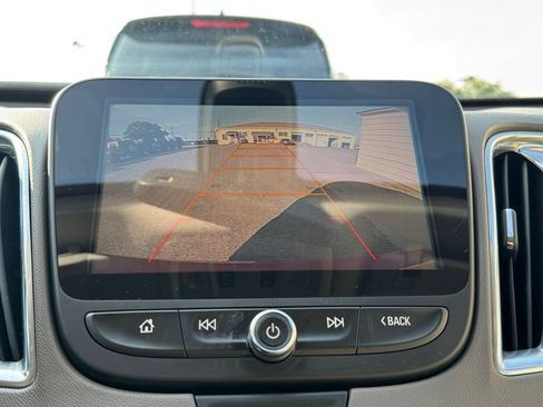 Used 2016 Chevrolet Malibu LT FWD image 18