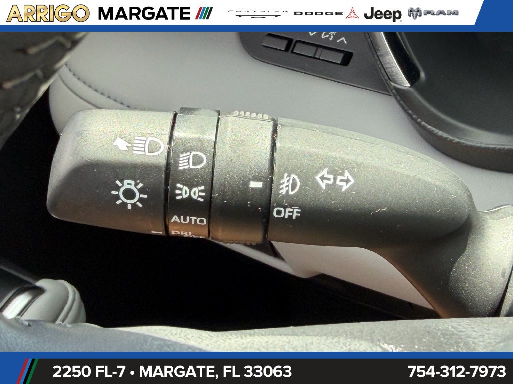 Used 2024 Toyota Highlander Platinum FWD image 37