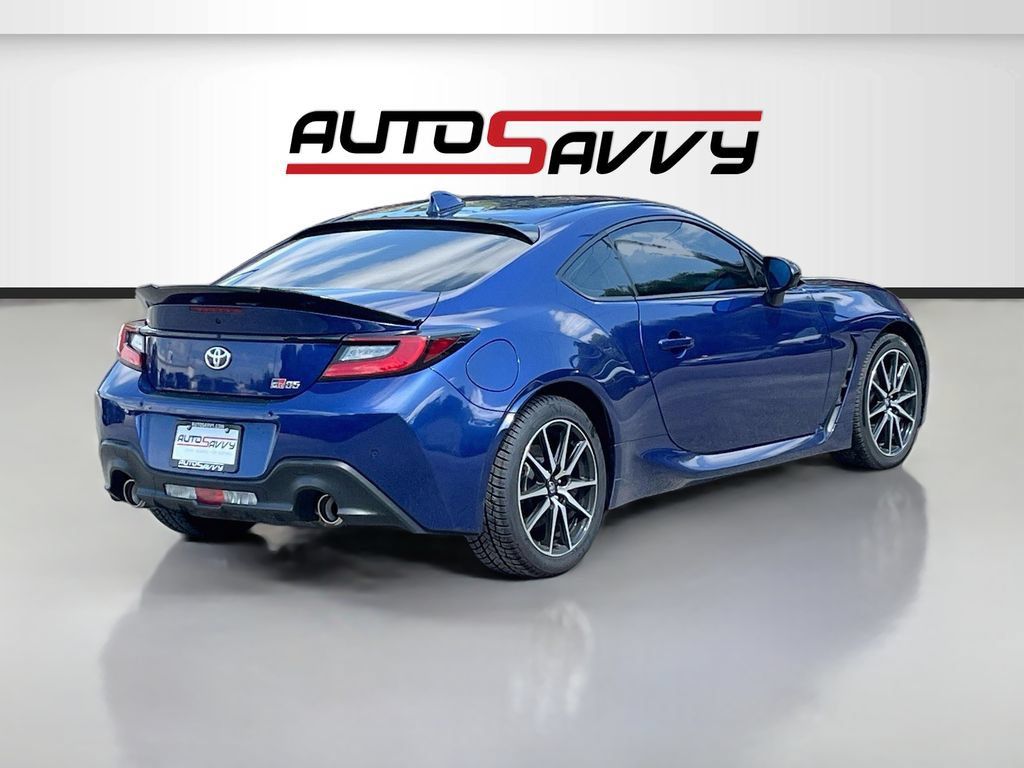 Used 2025 Toyota GR86 w/ ALL Weather Mat Package (TMS) RWD image 7