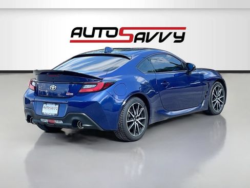 Used 2025 Toyota GR86 w/ ALL Weather Mat Package (TMS) RWD image 7
