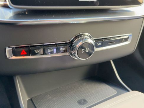 New 2026 Volvo XC90 T8 Plus w/ Protection Package AWD/4WD image 19