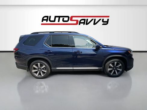Used 2025 Honda Pilot Touring image 8