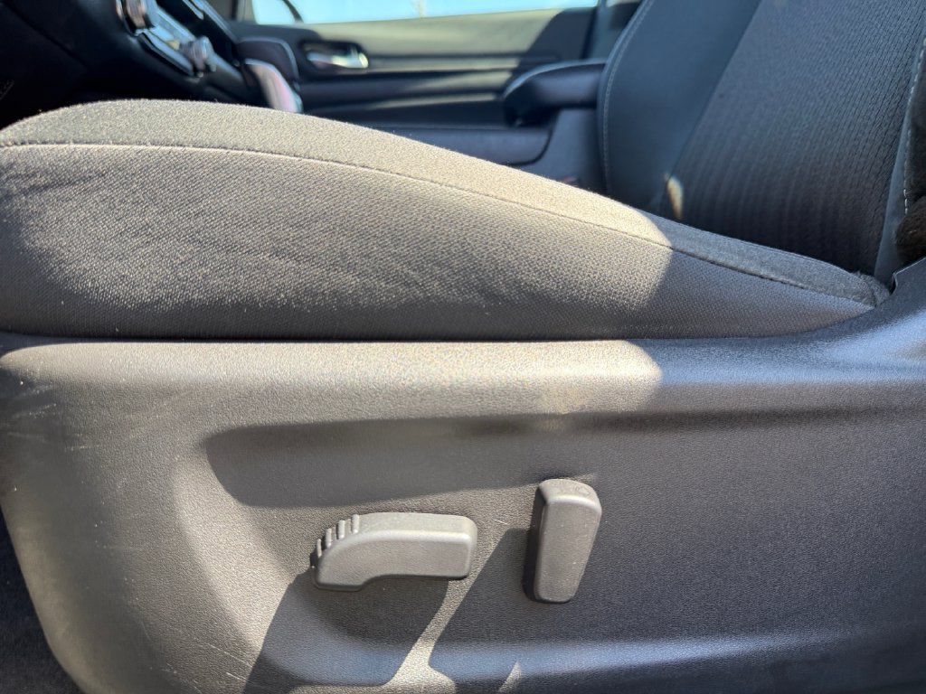 Used 2025 Nissan Altima 2.5 SV FWD image 27