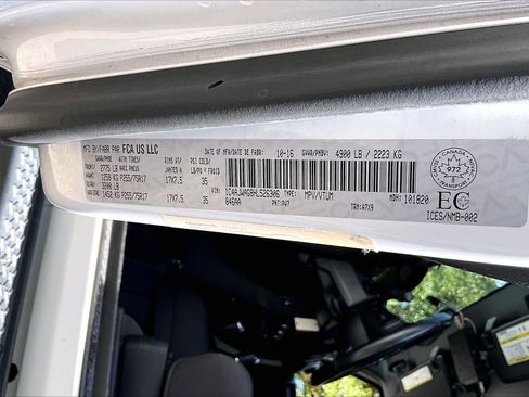 Used 2017 Jeep Wrangler Sport w/ Connectivity Group AWD/4WD image 14