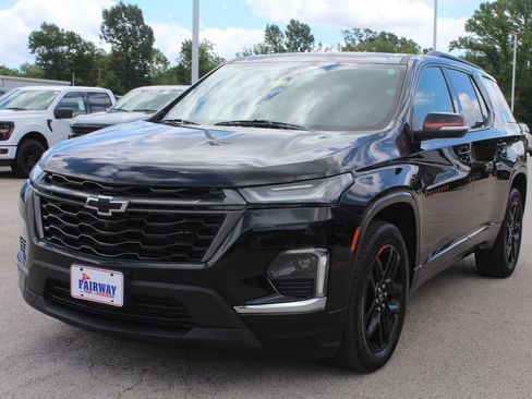 Used 2023 Chevrolet Traverse Premier w/ Redline Edition FWD image 4